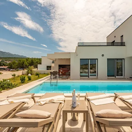 Wave Of Zadarvillas Villa Rovanjska